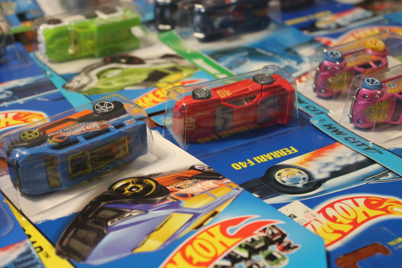 Illustration for article titled Enormous Die-Cast Collection - Box 3 - Hot Wheels